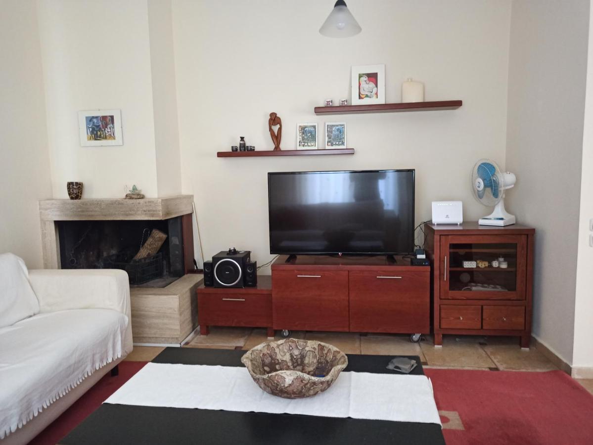 דירות Σπίτι Στο Ρίο Πατρών Με Κήπο - Detached House In Rio With Garden מראה חיצוני תמונה