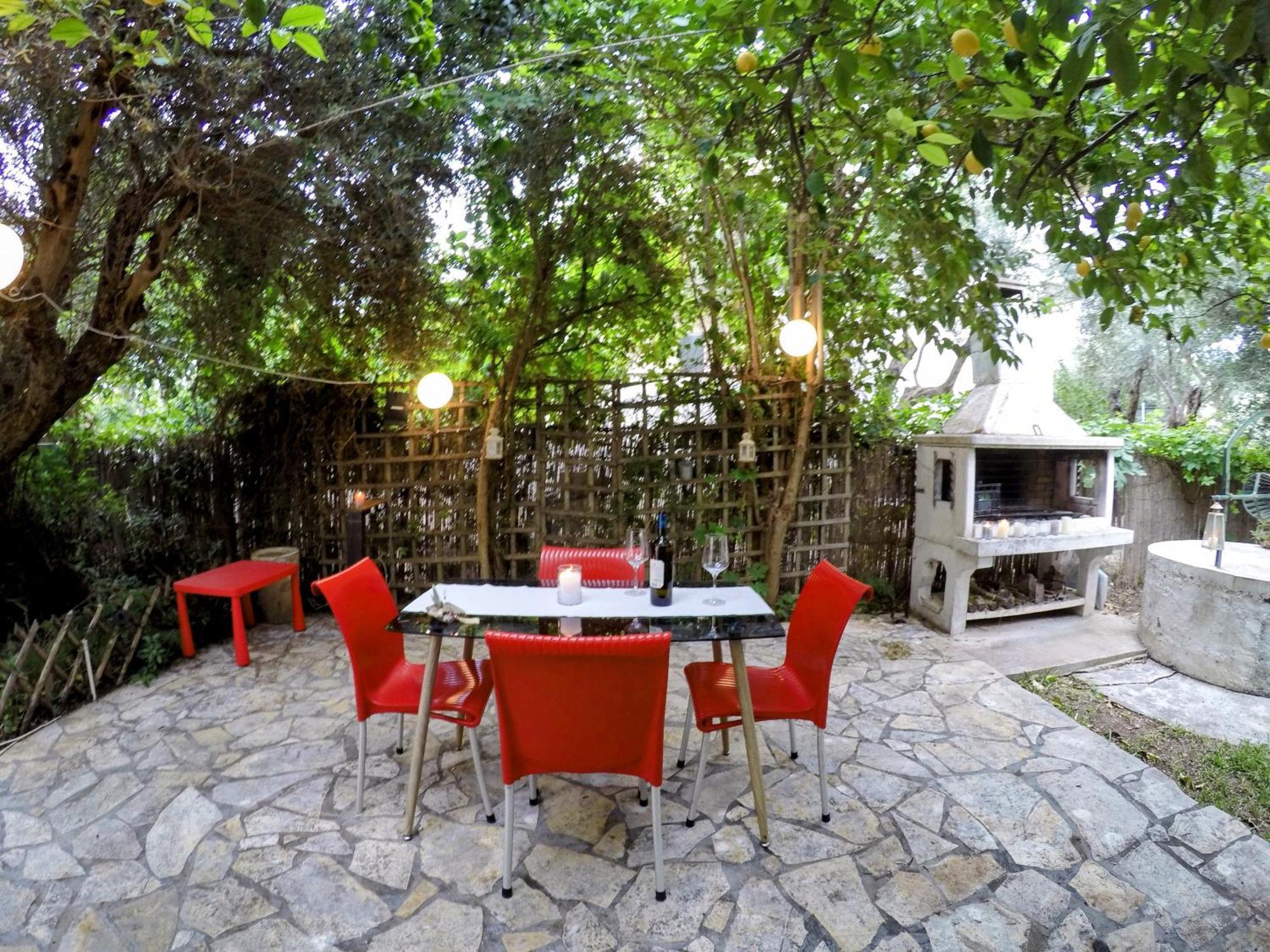 דירות Σπίτι Στο Ρίο Πατρών Με Κήπο - Detached House In Rio With Garden מראה חיצוני תמונה